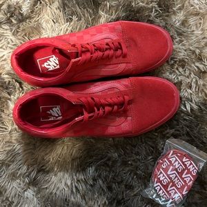 BRAND NEW VANS SIZE 10